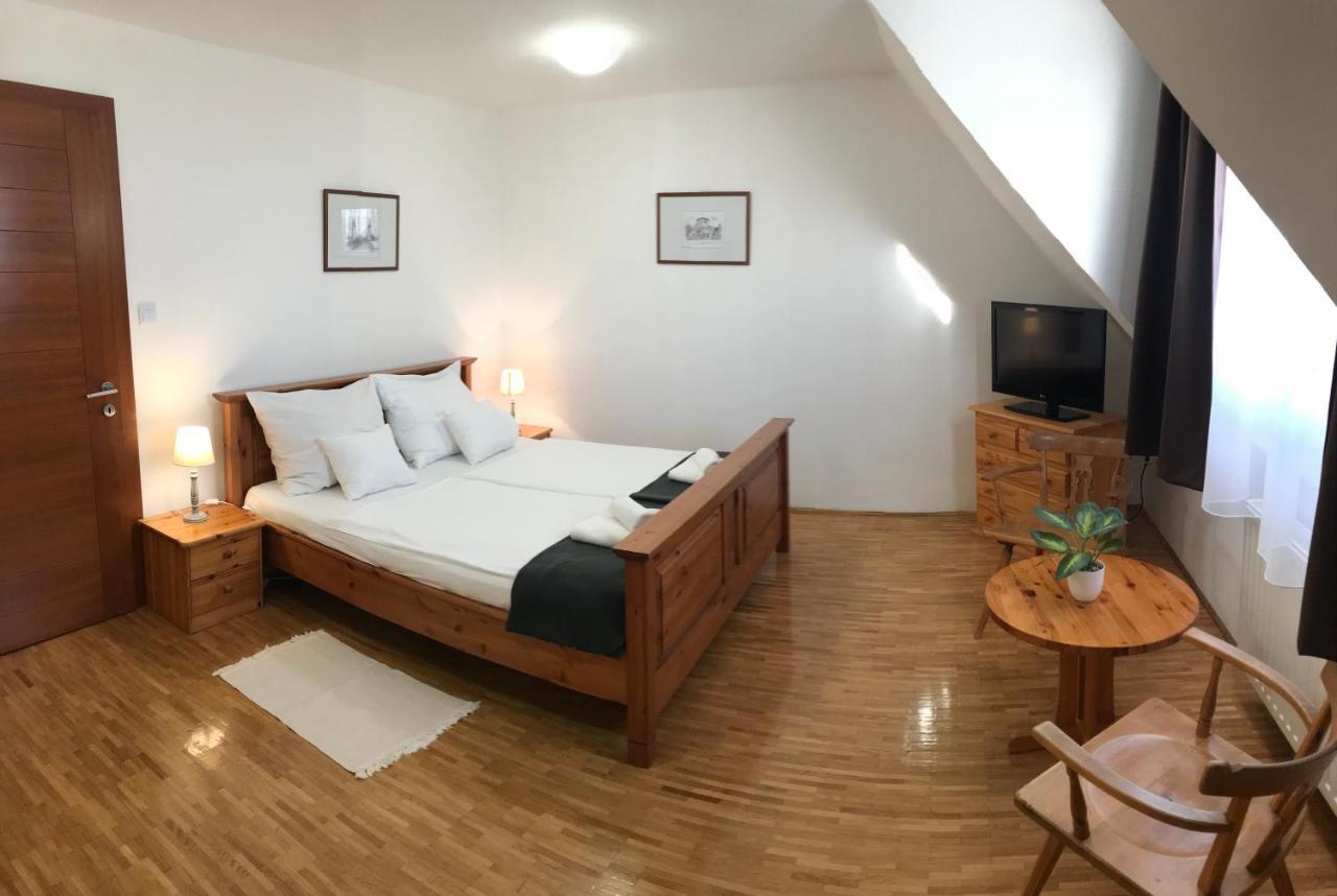 Huszarvar Hotel Kastelyszallo Szerencs Luaran gambar