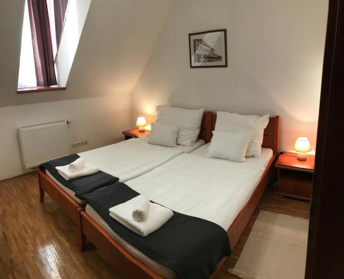 Huszarvar Hotel Kastelyszallo Szerencs Luaran gambar